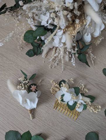 Peigne en fleurs s�ch�es
